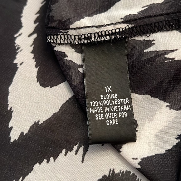 Sheer fabric in black & white - Picture 4 of 5